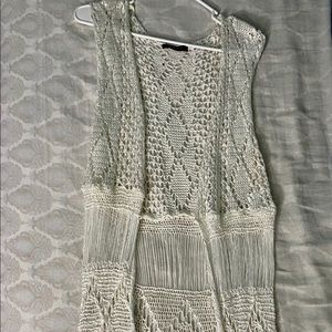 WHITE VEST